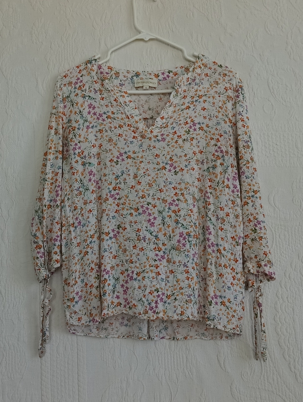 Cynthia Rowley White Ditsy Floral Blouse Pink Orange Vneck Tie Front Light - Picture 9 of 9